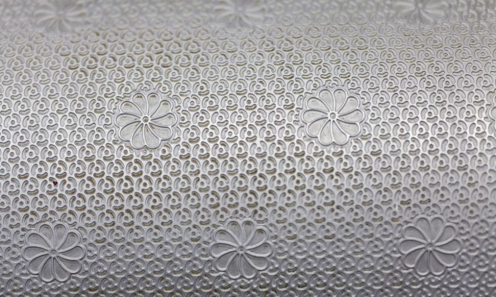 The Role of Nitric Acid Solutions in Metal Etching